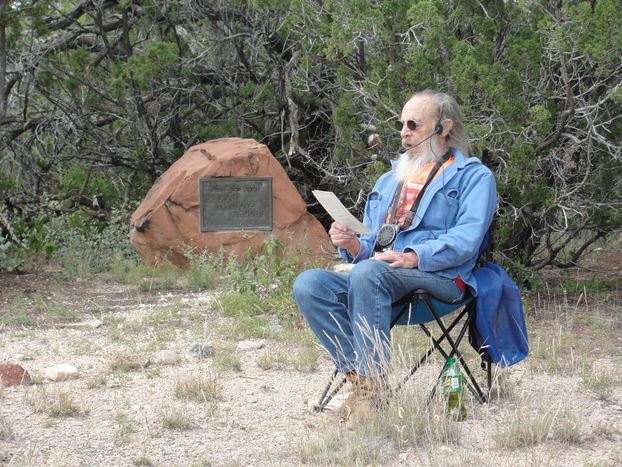 The plateau to the E of the grave site.